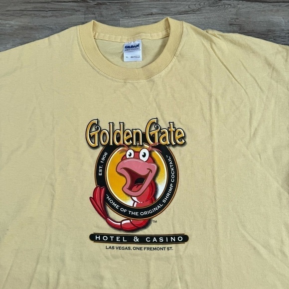 Vintage yellow Las Vegas Casino t shirt
 Gildan men’s XL 
 24x30 nice condition - Picture 2 of 5